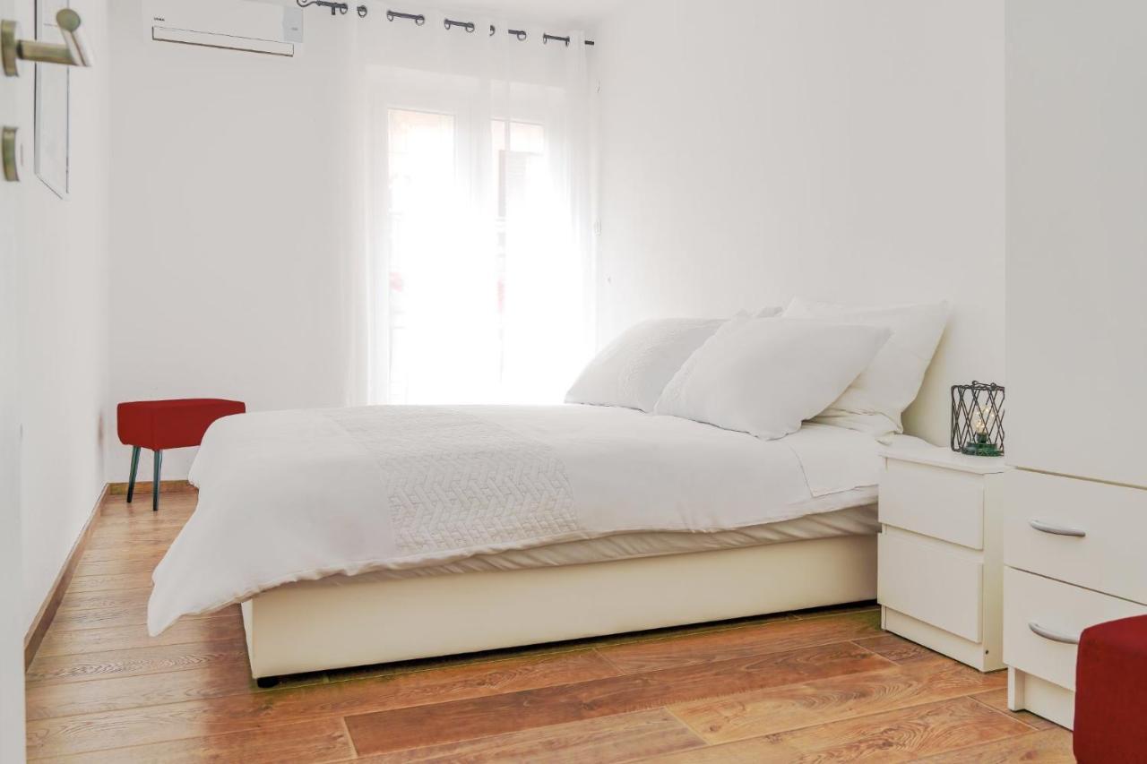 Family Apartment Vitlic Makarska Esterno foto